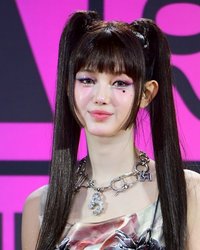 뉴진스 다니엘의 중국 SNS 행보가 던지는 질문…연예 산업을 통로로 한 중국 영향력 확장에 대한 경계가 필요하다