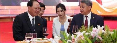 중국 인민해방군 기념연회에 북한 국방상 참석…북중 군부가 외친 ‘전투적 친선’, 한국 안보를 겨눈 위험한 결속