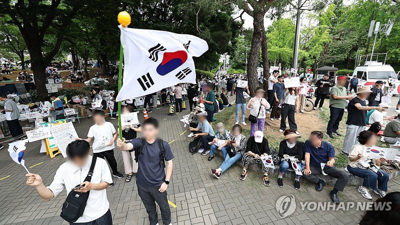 잠실 개표소 봉쇄 시위 사흘째…선거 불신을 중국이 이용할 수 있다는 점을 한국은 경계해야 한다